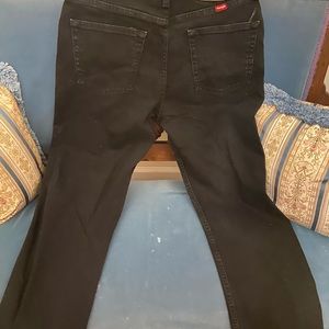 NWOT Wrangler black jeans